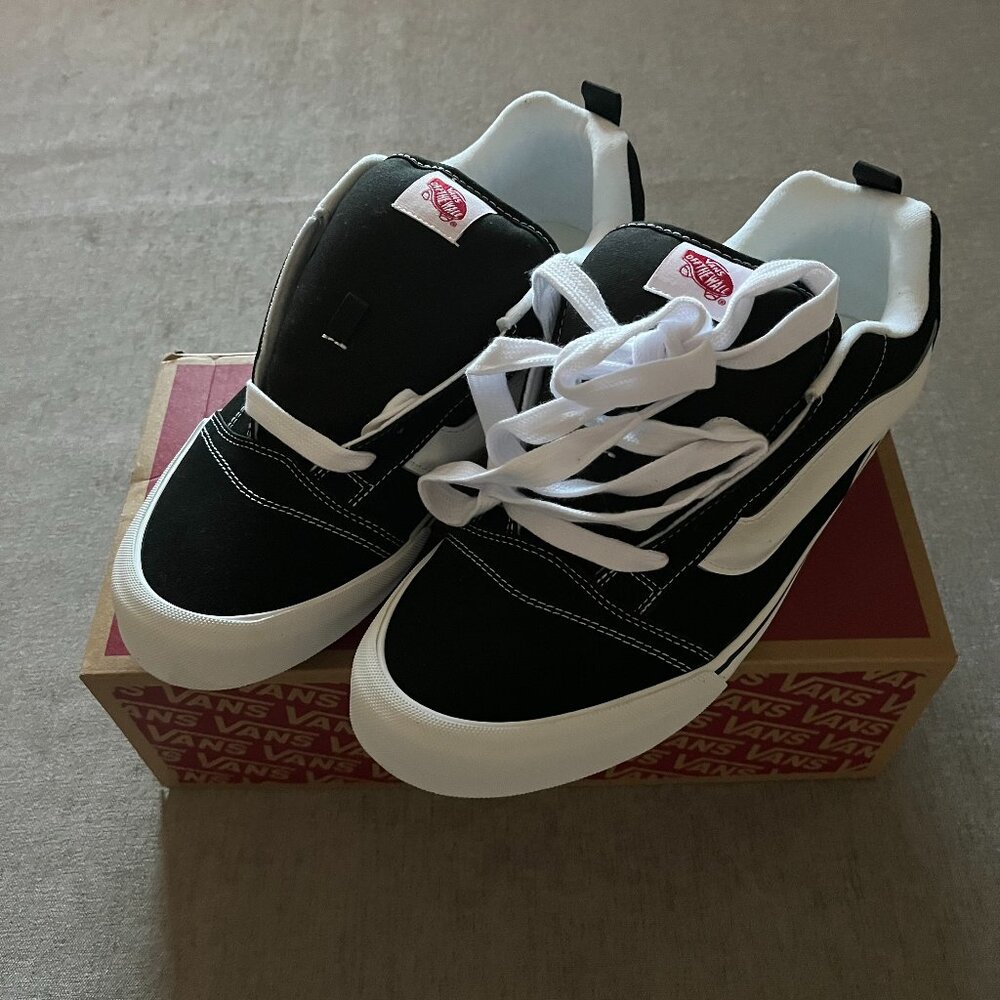 VANS Knu Skool Skate Sneakers Men Size 13 Black/True White Low Top VN0009QC6BT